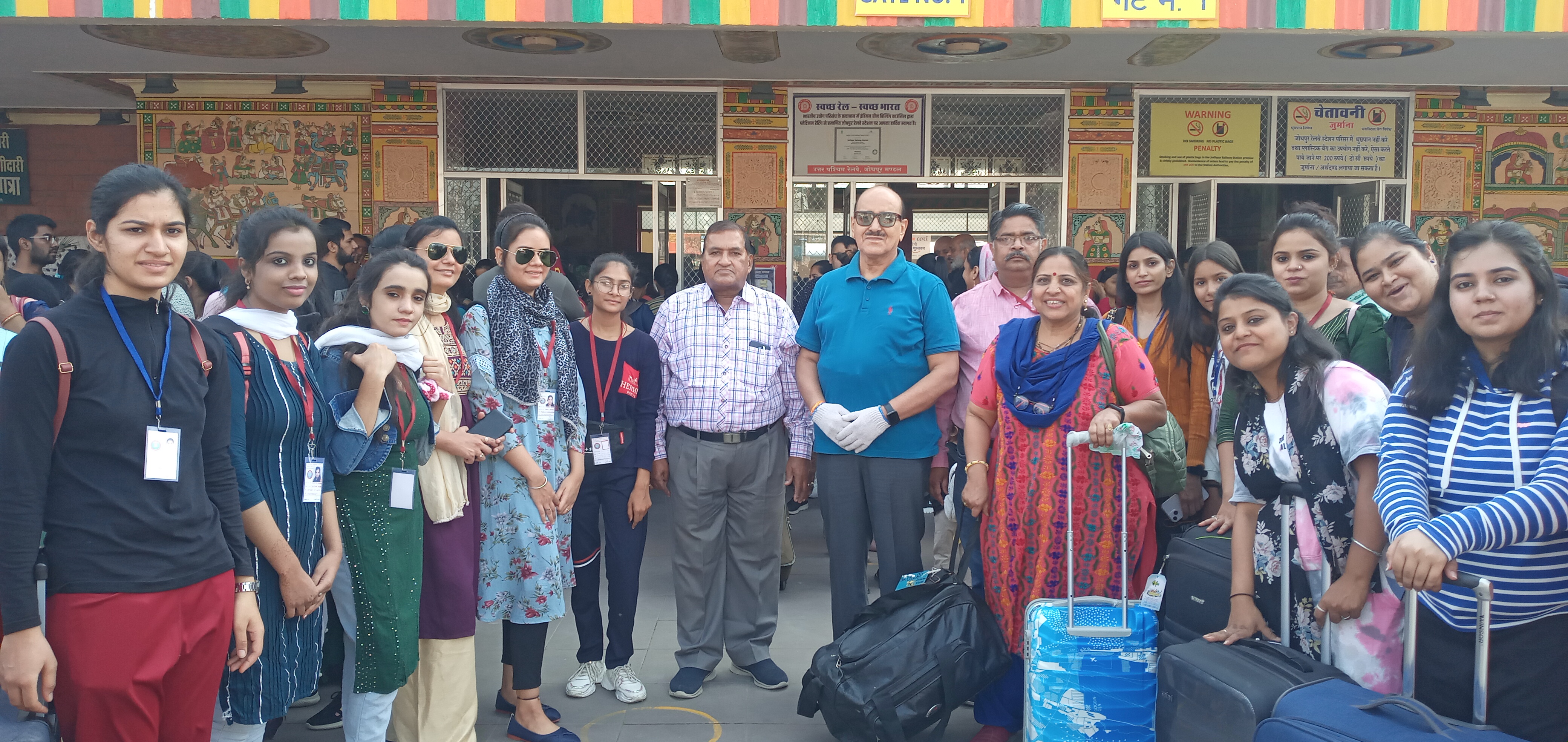 COLLEGE TOUR 2022-23